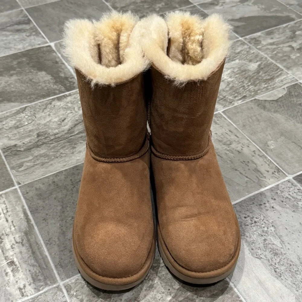 UGG Bailey Bow II Boots Size 7 Brown Chestnut Sheepskin - Picture 5 of 14